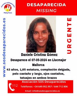 Cartel de SOS Desaparecidos con una fotografía de la mujer desaparecida en Llucmajor.