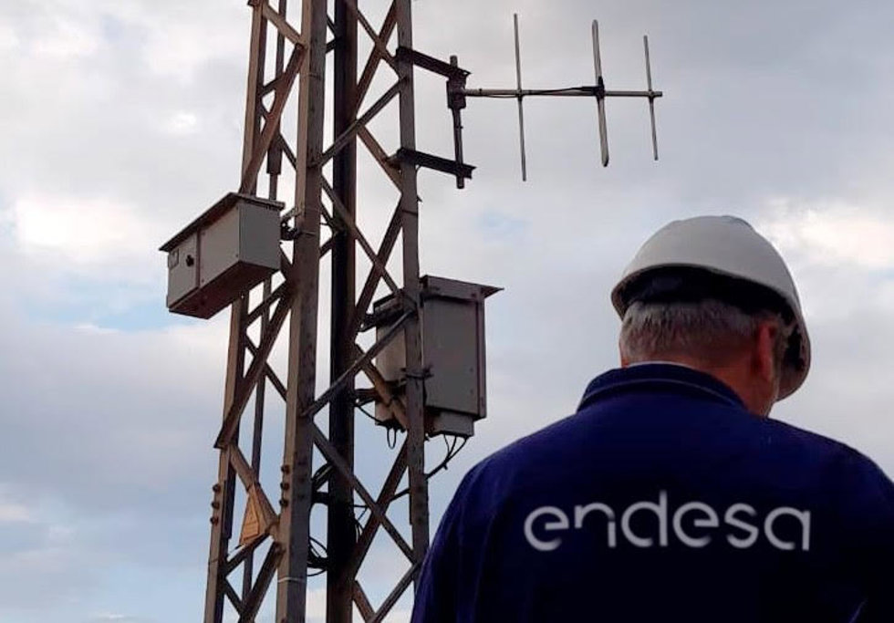 Endesa instala 20 nuevos interruptores en Menorca