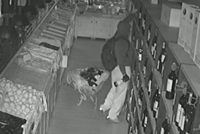 Imagen de la cámara de seguridad de uno de los establecimientos.
