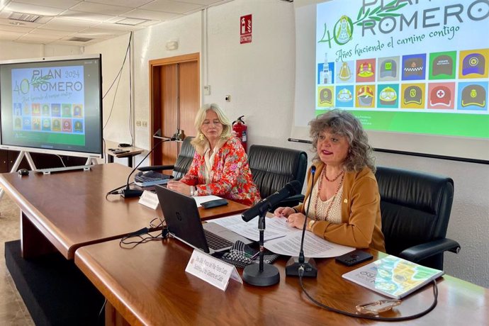 Blanca Flores en la reunión de coordinación del dispositivo para la romería del Rocío.