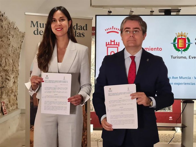 La Concejala De Turismo, Eventos Y Marca Ciudad, Blanca Jiménez, Y El Concejal De Turismo, Comercio Y Consumo Del Ayuntamiento De Murcia, Jesús Pacheco, Han Firmado Este Jueves Este Acuerdo De Colaboración En Materia De Promoción Turística