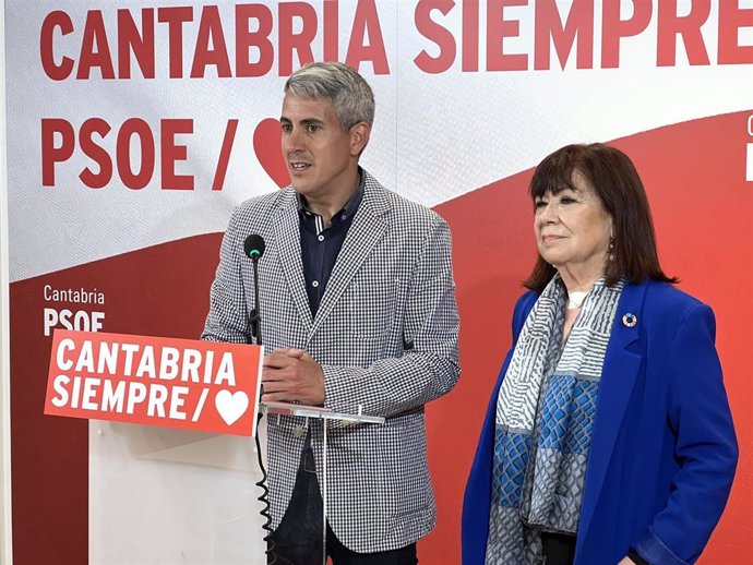 El secretario general del PSC-PSOE, Pablo Zuloaga, y la presidenta del partido, Cristina Narbona