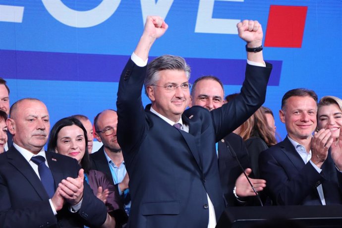 El primer ministro de Croacia, Andrej Plenkovic, tras la victoria de su formación, la Unión Democrática Croata (HDZ), en las elecciones legislativas