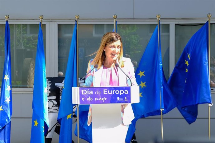 La presidenta de Cantabria, María José Sáenz de Buruaga, preside el acto conmemorativo del Día de Europa