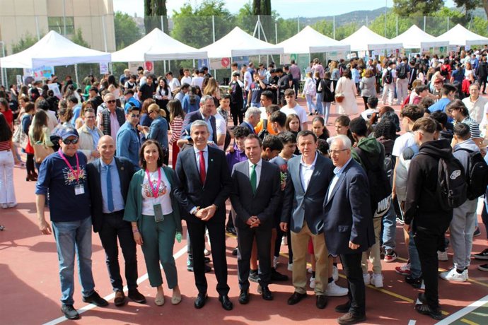 Más de 2.000 estudiantes toman contacto directo con la Formación Profesional en la I Feria de FP que el Gobierno regional organiza en la provincia de Toledo
