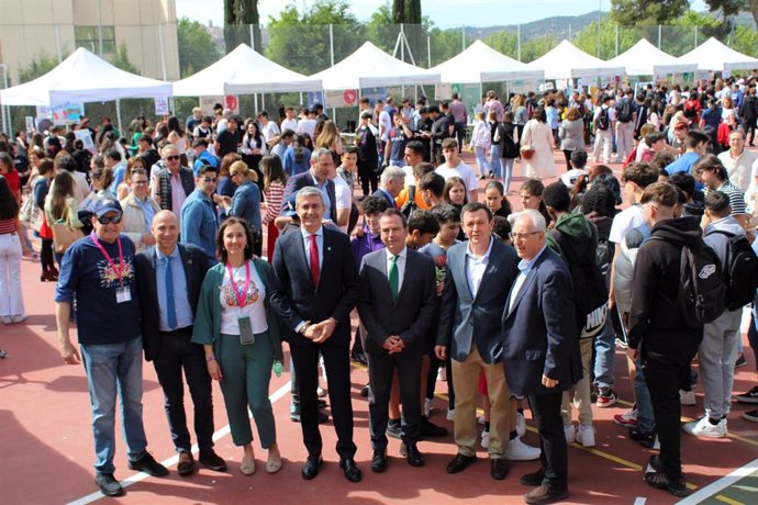 Más de 2.000 estudiantes toman contacto directo con la Formación Profesional en la I Feria de FP que el Gobierno regional organiza en la provincia de Toledo