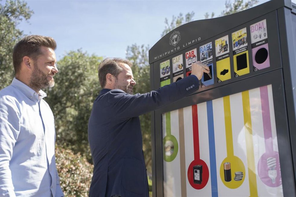 Mairena incorpora nuevos minipuntos limpios