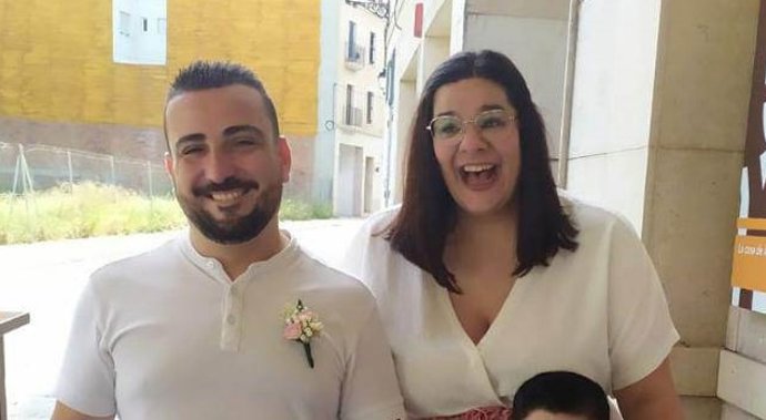 La família d'Adrián Fernández, l'alcireny que es troba en estat crític en un hospital de Cancún després d'haver patit una parada cardiorrespiratòria després d'un tall de digestió