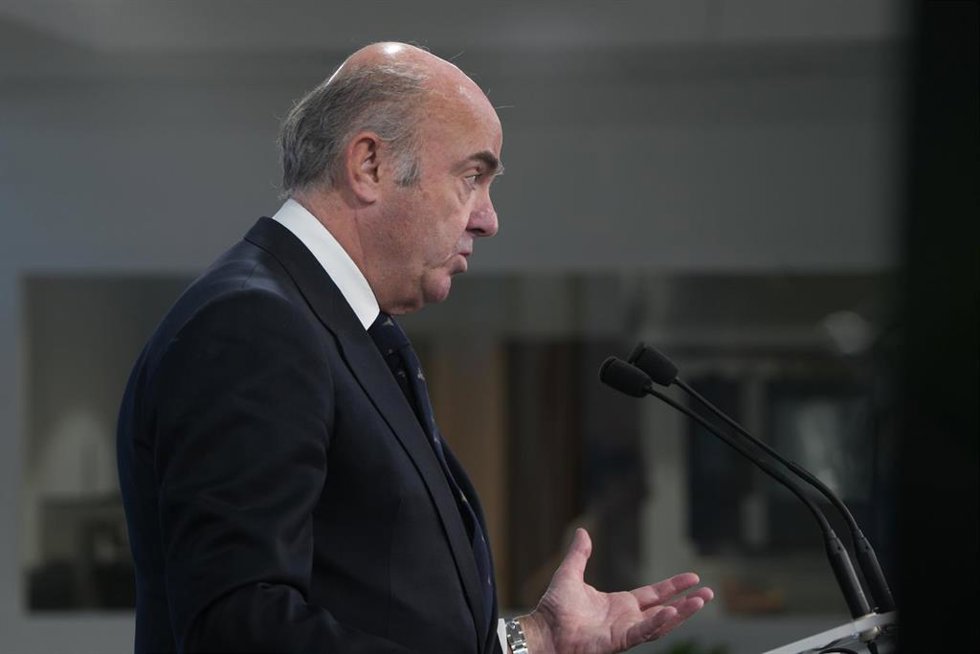 Archivo - El vicepresidente del Banco Central Europeo, Luis de Guindos, a 2 de octubre de 2023, en San Sebastián, Guipúzcoa, País Vasco (España).