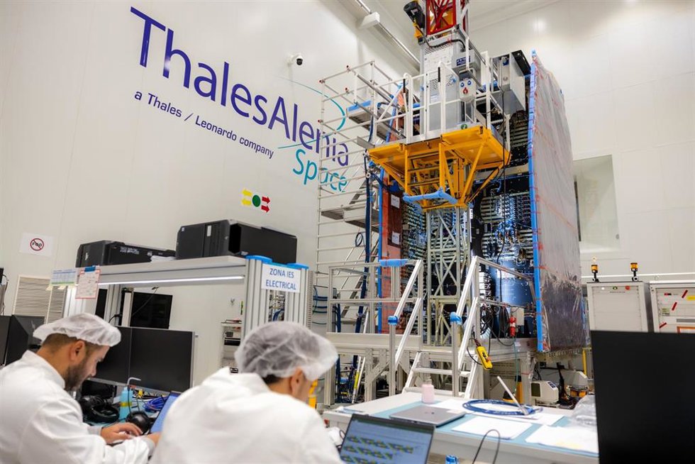 Archivo - El satélite SpainSat NG II