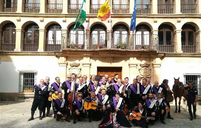 Archivo - Los tunos de Arquitectura Técnica de Granada, en imagen de archivo