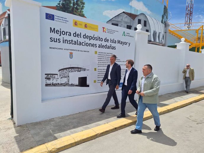 Visita al depósito de aguas de Isla Mayor