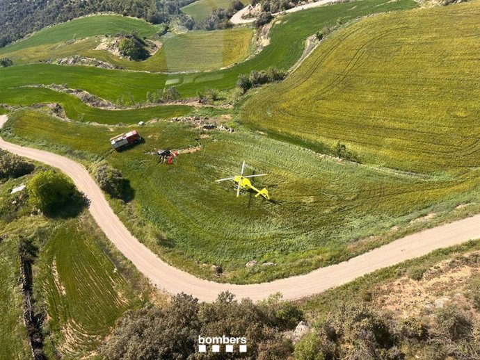 Imagen del helicóptero accidentado Vilanova de l'Agulla (Lleida)
