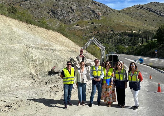 Visita a las obras de emergencia en la carretera A-6050.