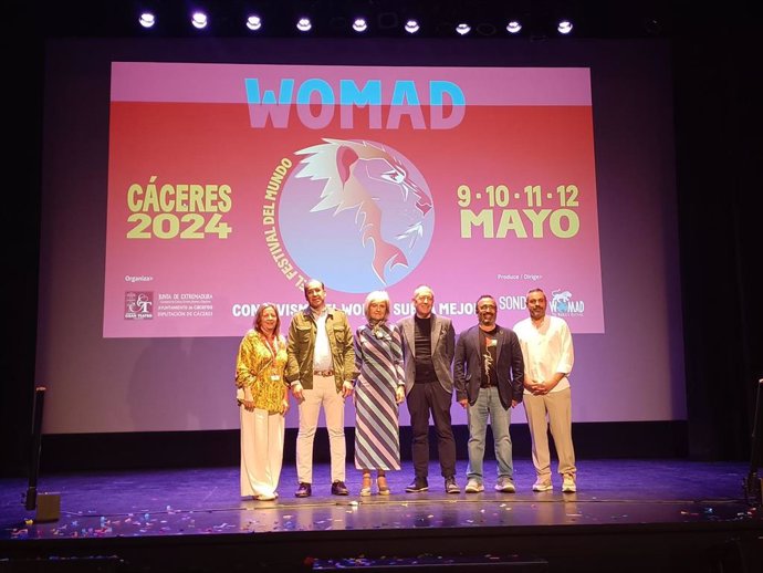 Autoridades en la inauguración oficial del festival Womad en el Gran Teatro de Cáceres