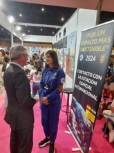 Foto: La investigadora espacial Giovanna Ramírez visita la Feria de la Ciencia y apoya la Constitución Lunar Escolar