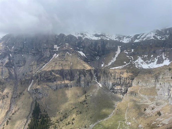 Archivo - Muere una persona y cuatro resultan heridas en una avalancha en Suiza