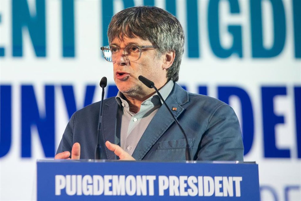 El expresidente de la Generalitat de Catalunya y candidato de Junts a las elecciones catalanas, Carles Puigdemont, durante un mitin de Junts+, en Jean Carrre Space, a 5 de mayo de 2024, en Argels (Francia)