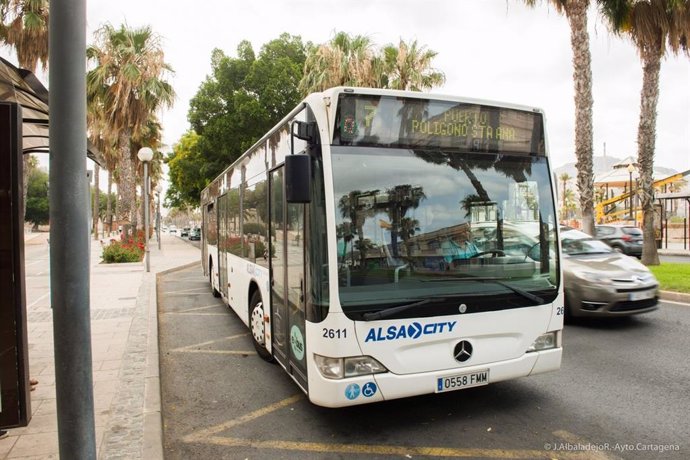 Archivo - Foto de archivo de un autobús  urbano de Cartagena