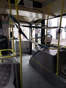 Archivo - Autobús urbano en Santiago