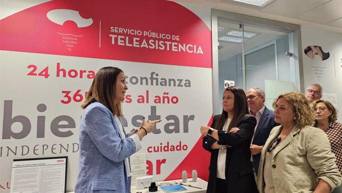 Bárbara García Torijano, durante una visita al centro de atención telefónica del Servicio de Teleasistencia