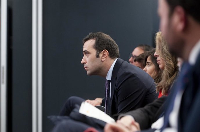 El ministro de Economía, Comercio y Empresa, Carlos Cuerpo, durante la clausura del acto de presentación del 'Primer Libro Blanco del Comercio Electrónico Transfronterizo', en la sede del ICEX, a 6 de mayo de 2024, en Madrid (España). ICEX eMS en colabo