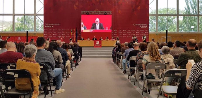 Acto del XXXII Día de la Universidad de La Rioja con la intervención del rector, Juan Carlos Ayala