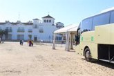 Foto: La oferta de autobuses a la romería del Rocío se refuerza en Huelva con cerca de 650 servicios adicionales