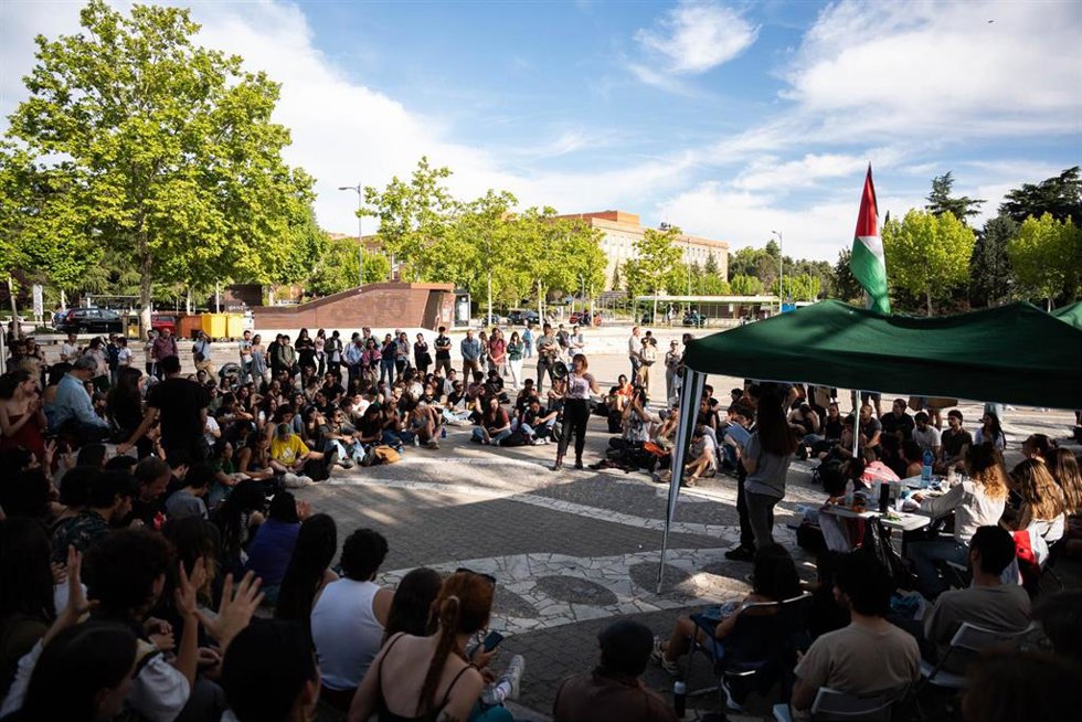 Estudiantes durante una acampada propalestina en Ciudad Universitaria, a 9 de mayo de 2024,