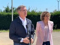 Feijóo pide confiar en el "modelo del PP de Badalona" y "abandonar el voto socialista" que "apuntala" a Sánchez