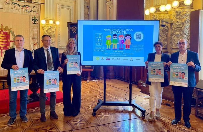 La concejala de Educación y Cultura, Irene Carvajal, y el concejal de Comercio, Mercados y Consumo, Víctor Martín, han presentado este viernes en el Salón de Recepciones del Ayuntamiento esta campaña