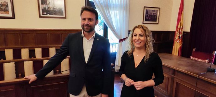 El presidente del Partido Popular de Asturias, Álvaro Queipo, mantuvo este viernes una reunión con la alcaldesa de Lena, Gemma Álvarez, de Izquierda Unida.