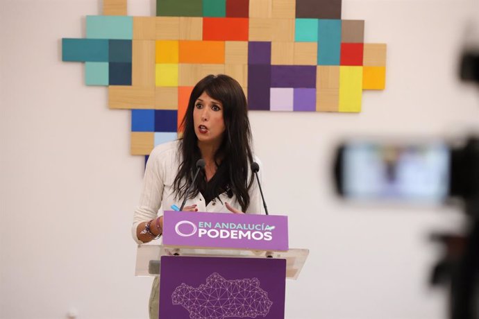 La secretaria general de Podemos Andalucía, Martina Velarde, este viernes en rueda de prensa.
