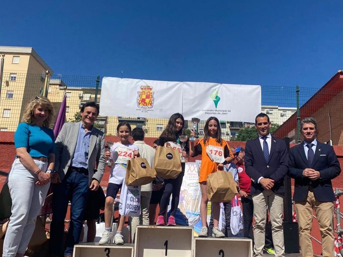 Entrega de premios de la XXV Carrera Escolar La Gloria.