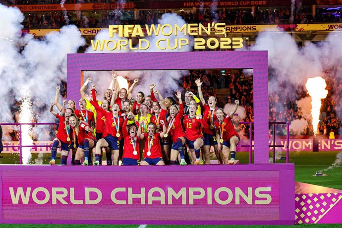 Archivo - Spain celebrate winning the 2023 FIFA Women’s World Cup Final football match between Spain and England on 20 August 2023 at Stadium Australia in Sydney, Australia - Photo Nigel Keene / ProSportsImages / DPPI