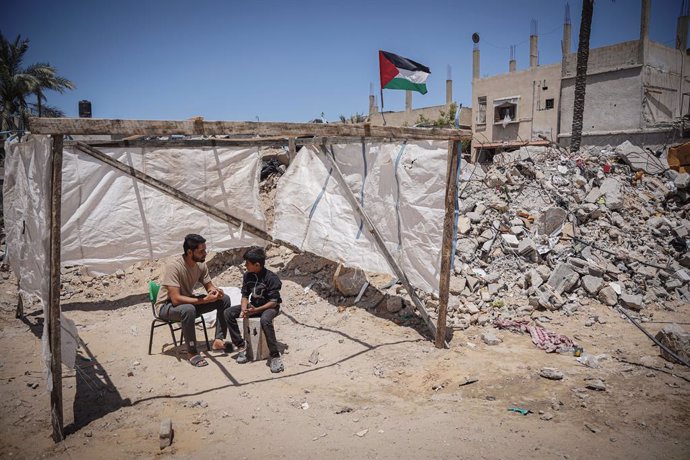 May 8, 2024, Gaza, Gaza, Palestine: Palestinian teenagers sit in a tent next to their destroyed home,Image: 871172054, License: Rights-managed, Restrictions: , Model Release: no, Credit line: Saher Alghorra / Zuma Press / ContactoPhoto Editorial licence v