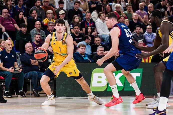 Archivo - Gabriele Procida of Alba Berlin in action during the Turkish Airlines EuroLeague, match played between FC Barcelona and Alba Berlin at Palau Blaugrana on February 09, 2024 in Barcelona, Spain.