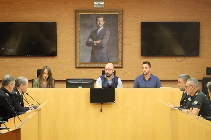 El alcalde de El Puerto de Santa María (Cádiz), Germán Beardo, preside la reunión de la Junta Local de Seguridad para la Feria de Primavera y Fiesta del Vino Fino 2024