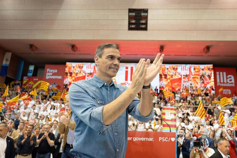 El presidente del Gobierno Pedro Sánchez, durante un mitin del PSC, en Pavelló Vall dHebron, a 10 de mayo de 2024, en Barcelona.