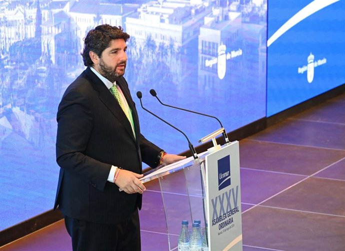 El presidente del Gobierno regional, Fernando López Miras, clausuró este viernes la XXXV Asamblea General Ordinaria de la Unión de Cooperativas de Trabajo Asociado de la Región de Murcia (Ucomur)