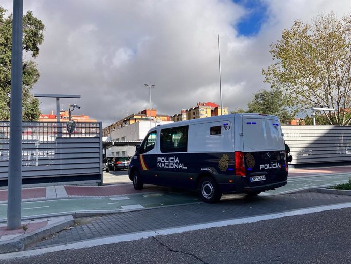 Furgón de la Policía Nacional en Valladolid