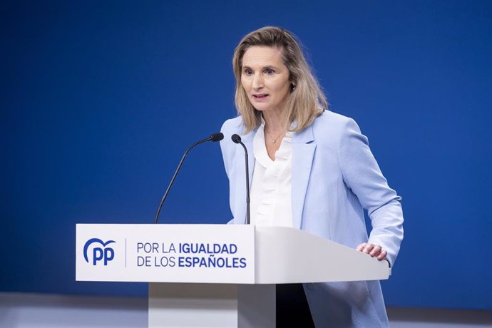 Archivo - La vicesecretaria de Desarrollo Sostenible del PP, Paloma Martín, durante una rueda de prensa, en la sede del Partido Popular.