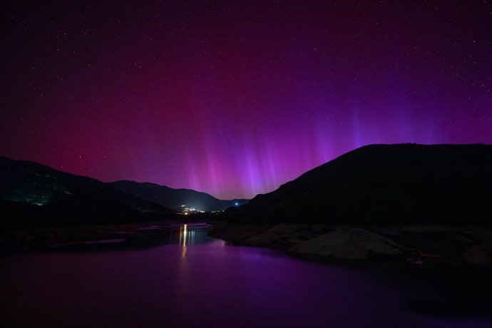 Aurora boreal desde el pantano de La Baells