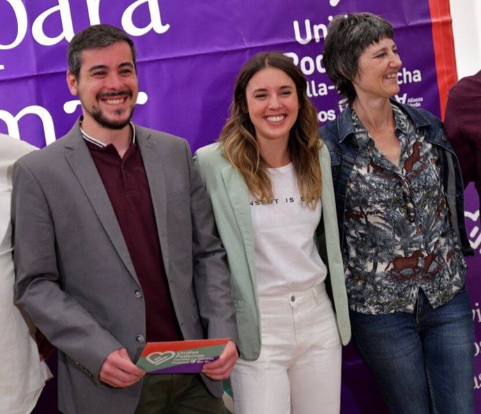 José Luis García Gascón, coordinador autonómico de Podemos con la candidata a las elecciones europeas, Irene Montero.