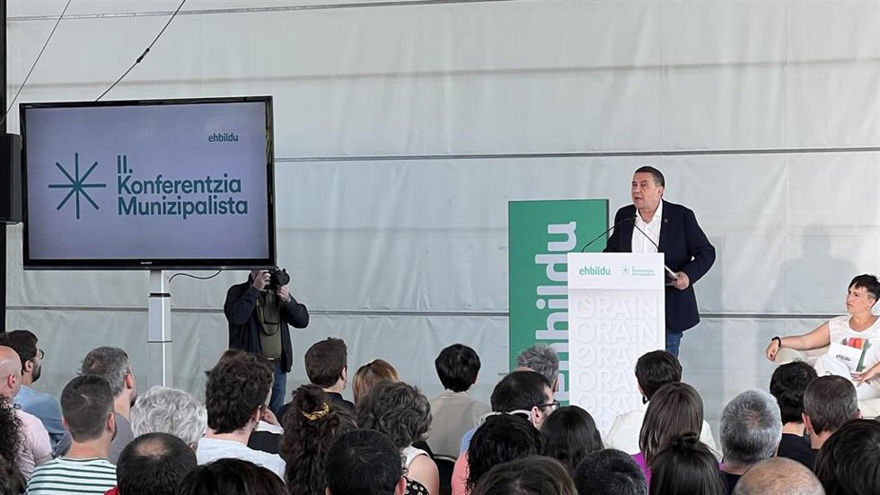 El coordinador general de EH Bildu, Arnaldo Otegi, en la II Conferencia municipalista de la coalición en Durango (Bizkaia)