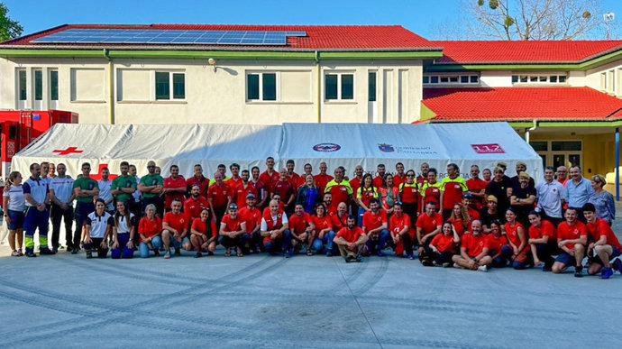 Foto de familia de intervinientes en el ejercicio en Soba