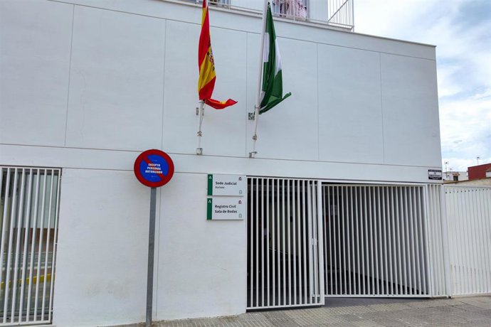 Entrada de los juzgados de Barbate (Cádiz), a 10 de mayo de 2024.