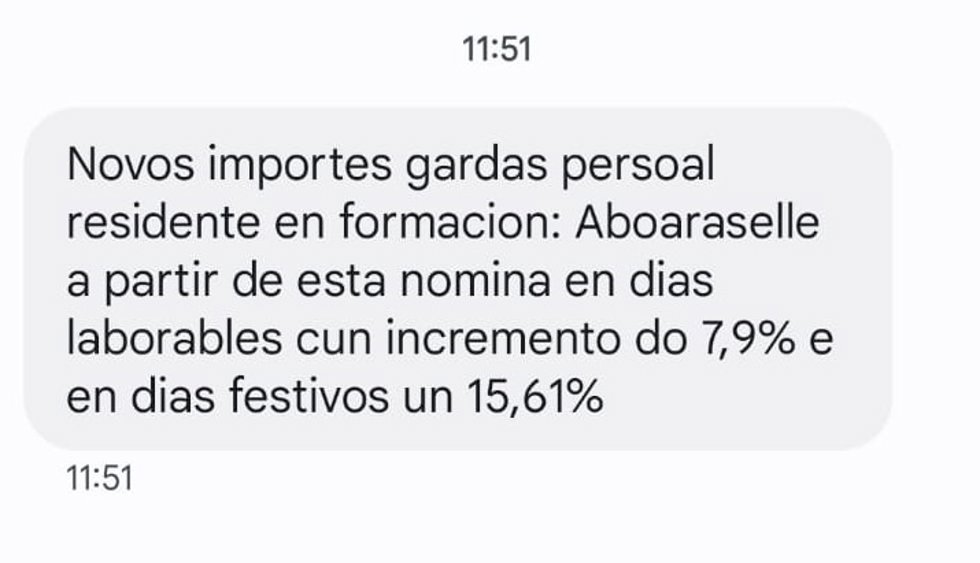 Archivo - Mensaje recibido por profesionales del Sergas a dos días del 18F sobre subidas salariales.