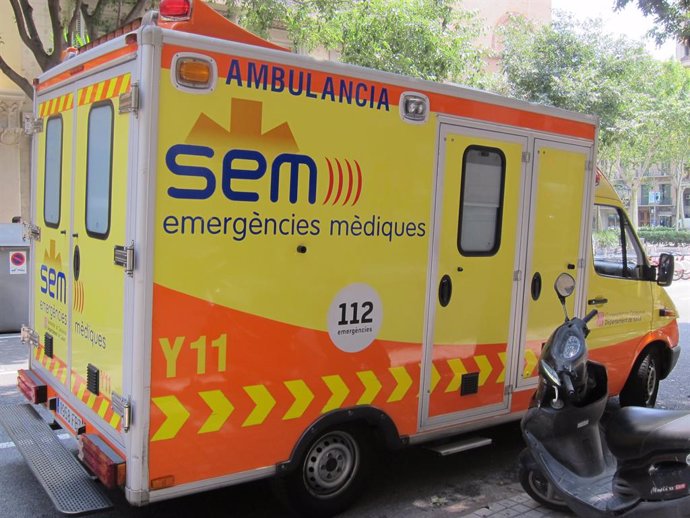 Archivo - Imatge de recurs d'una ambulància del SEM