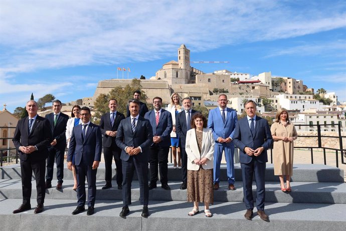 Alcaldes y alcaldesas de las 15 Ciudades Patrimonio de la Humanidad de España en Ibiza